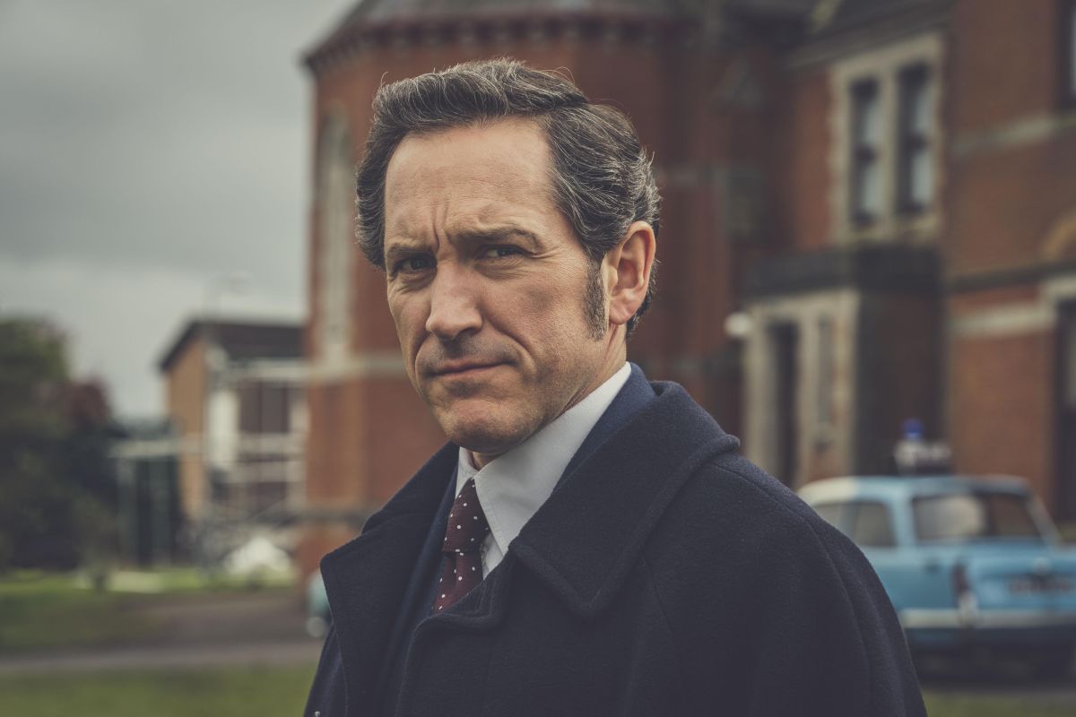 Bertie Carvel as Dalgliesh