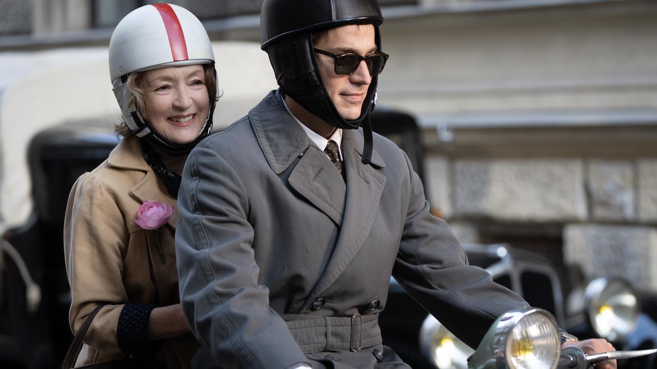 Mrs. Harris Goes to Paris