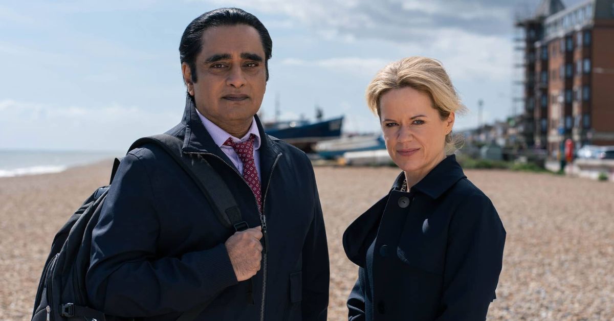 Unforgotten stars standing on a beach